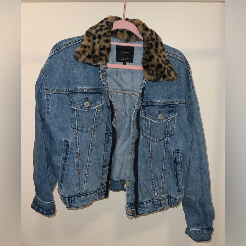 ZARA Denim Jacket With Faux Fur Cheetah Print Collar